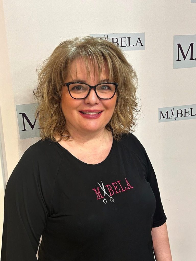 Maribel, fundadora de Mabela Estilistas Madrid y alma del salón.