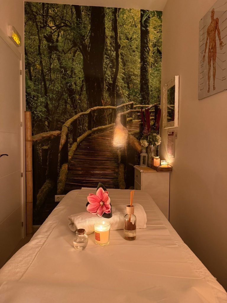 Zona para masajes corporales y de bienestar en mabela estilistas madrid